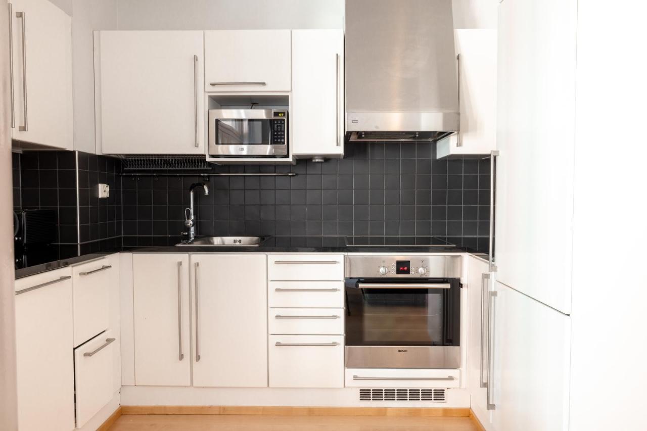 2Ndhomes Stylish 1Br Home With Balcony And Sauna In Kamppi Center Helsinki Esterno foto
