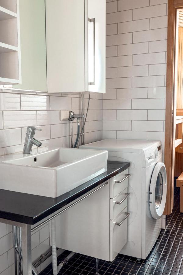 2Ndhomes Stylish 1Br Home With Balcony And Sauna In Kamppi Center Helsinki Esterno foto